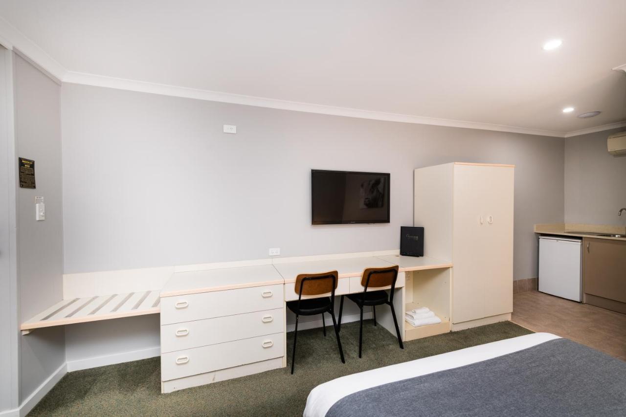 River Motel 3*